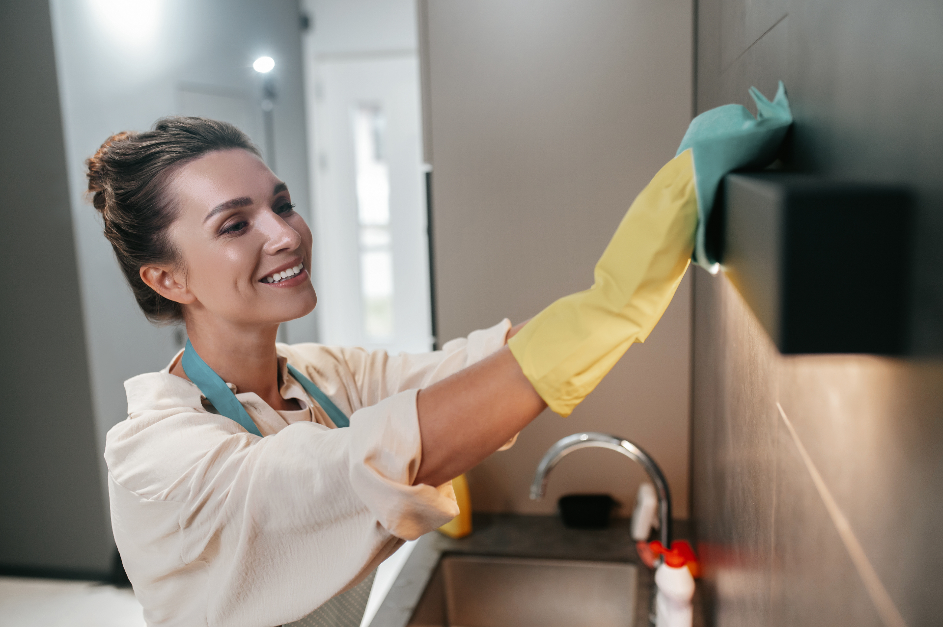 The Handy Housewives Hamilton team